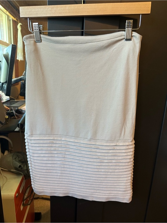 Premise Dresses & Skirts - Premise Studio XS Taupe Ribbed Hem Pencil Skirt Rayon Blend Zip Back